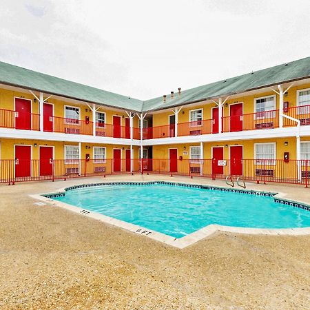 Oyo Hotel San Antonio Lackland Near Seaworld Buitenkant foto