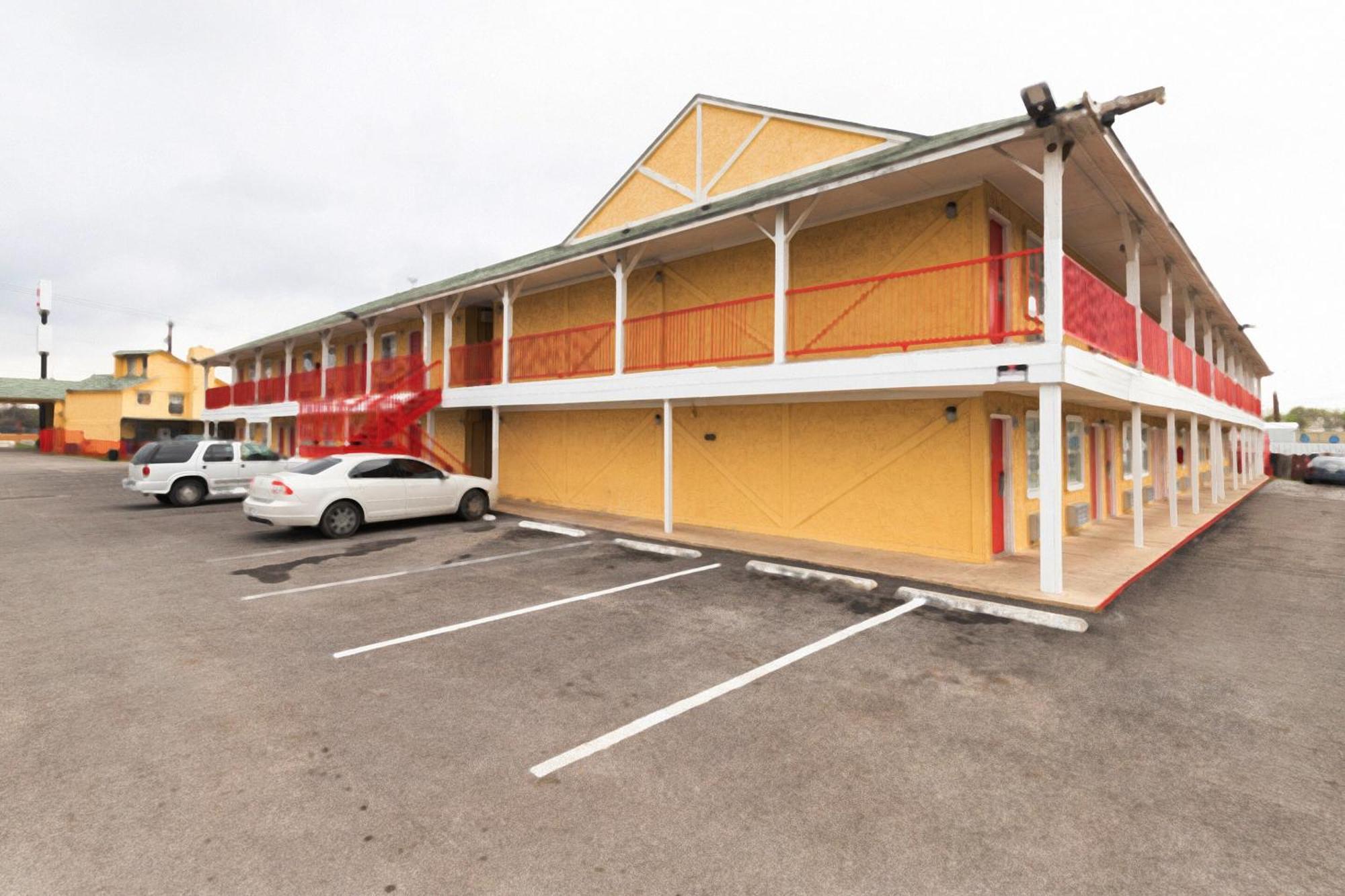 Oyo Hotel San Antonio Lackland Near Seaworld Buitenkant foto