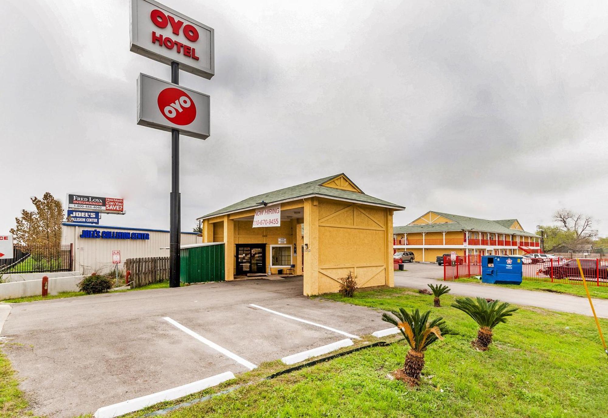 Oyo Hotel San Antonio Lackland Near Seaworld Buitenkant foto