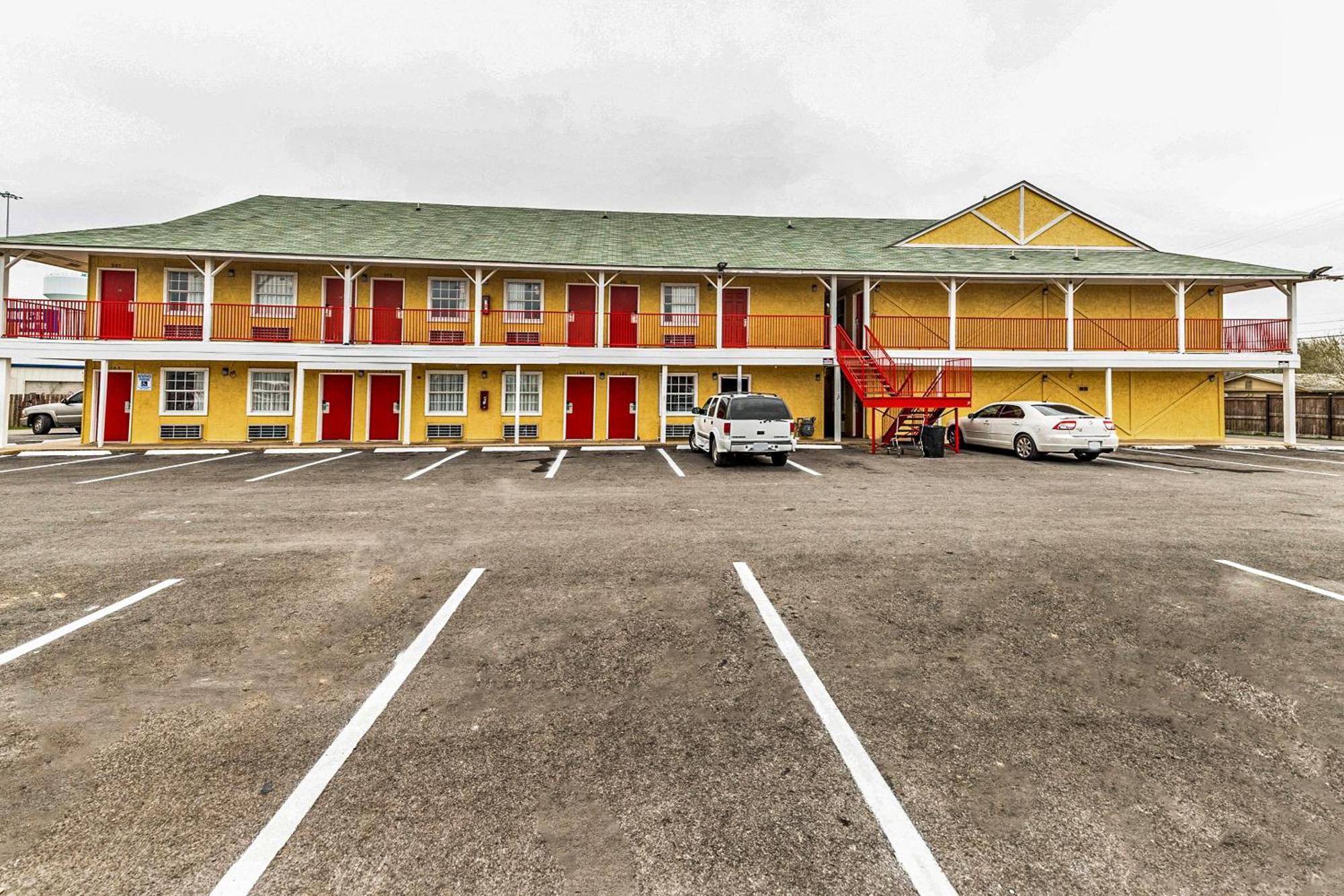 Oyo Hotel San Antonio Lackland Near Seaworld Buitenkant foto